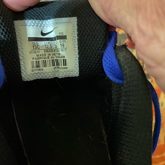 Nike Kids cleats- White and Black with Blue Laces scuffing noted at toe areas - Picture 2 of 6